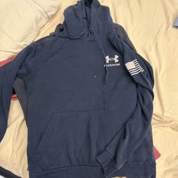 UNDER ARMOUR U.S. FLAG MENS HOODIE SZ. M