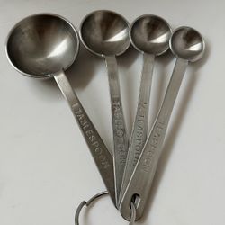 Vintage AMCO 863 Stainless Measuring Spoons Set of 4 18/8 Factory Misprint