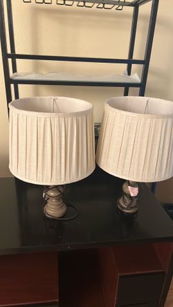 2 lamps