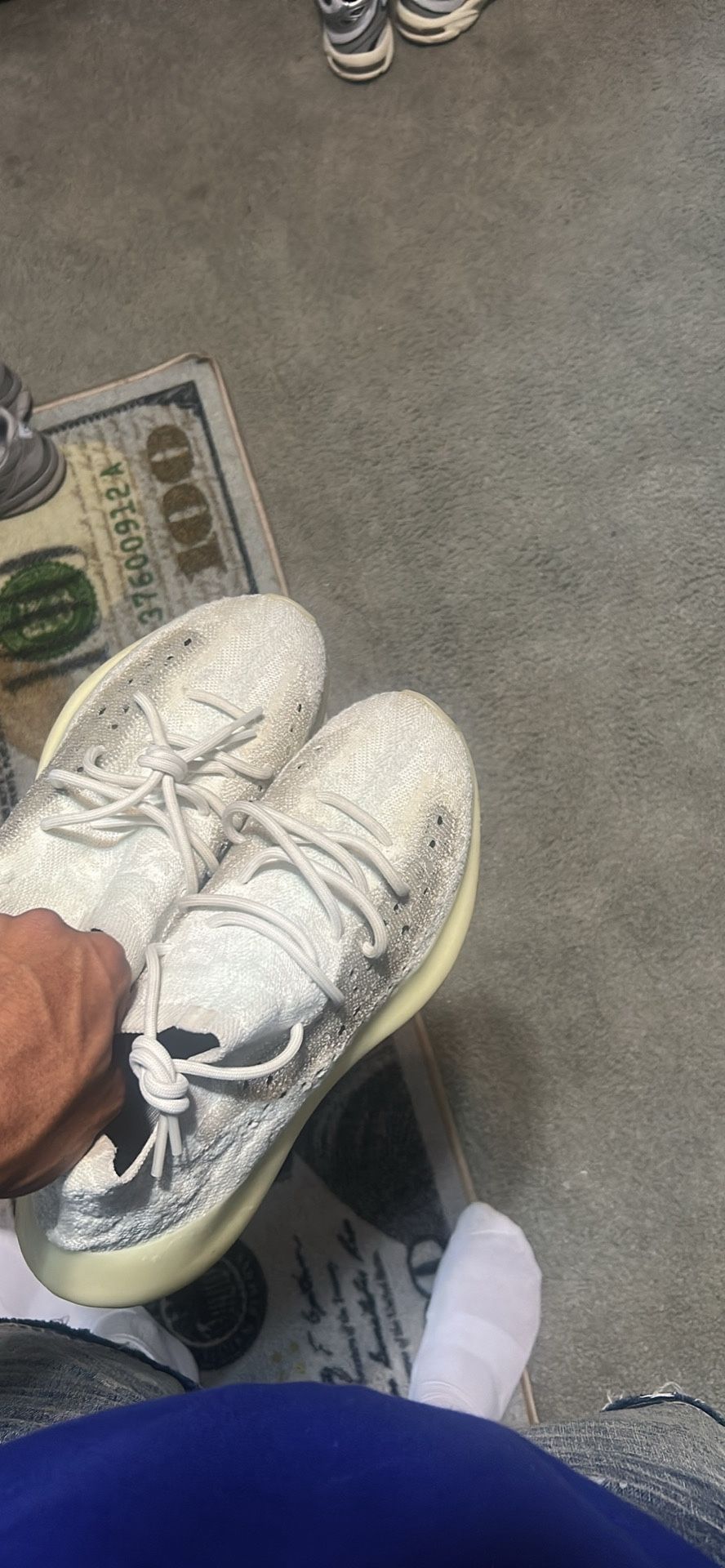 Yeezys, Dunks,Gallery Dept TEE and b.b simon belt