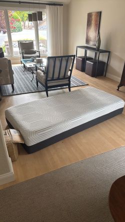 TWIN XL MATRESS