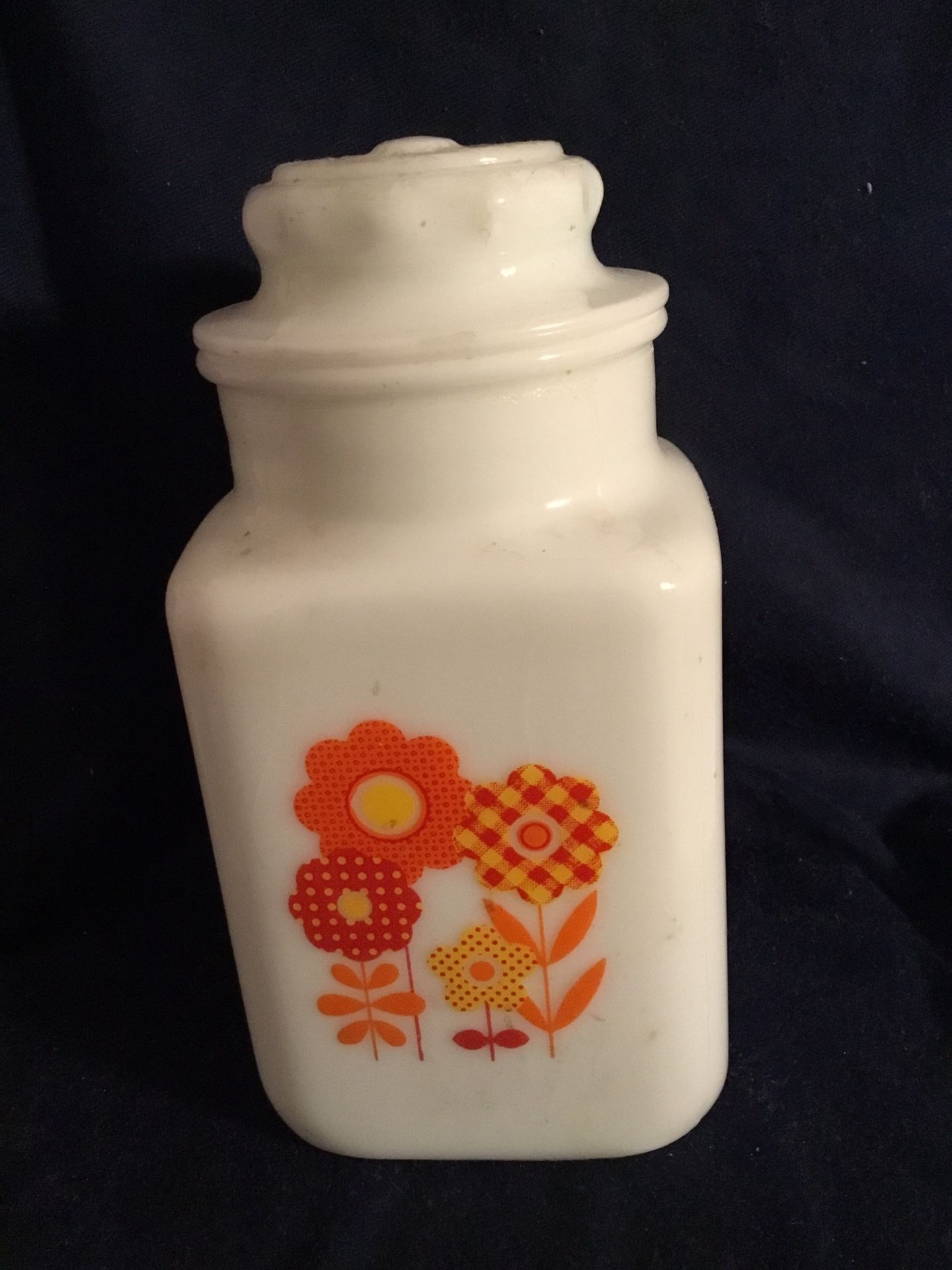 White Milk Glass Canister ( Cookie Jar ? ) Large