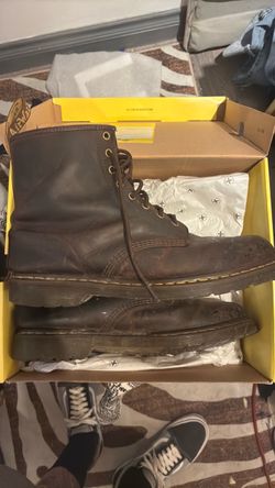 Dr Marten 8 hole