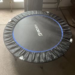 Foldable mini trampoline/rebounder for Exercise