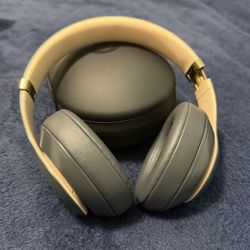 Beats Studio Pro by Dre