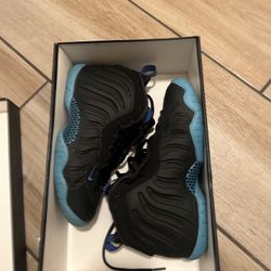 Nike Foamposite Size 4.5Y GS