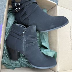 Size 7.5 Women Shoes 