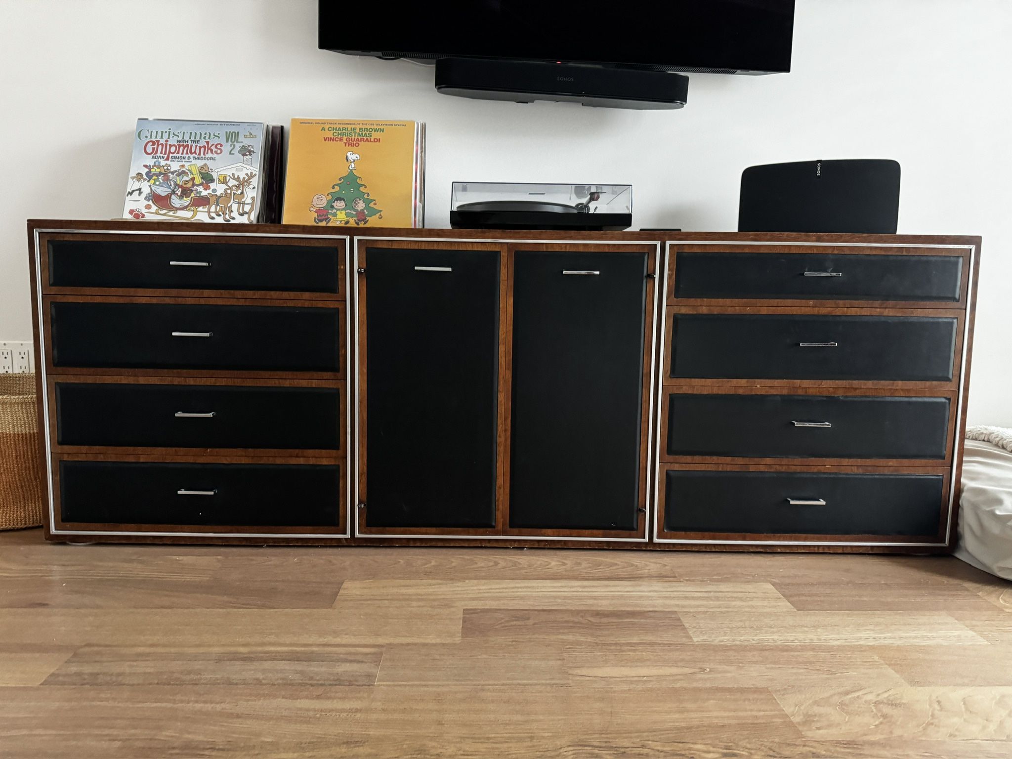 Vintage Dresser – Big Daddy’s Antiques