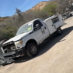 2011 Ford F250 6.2 4x4 Parts 