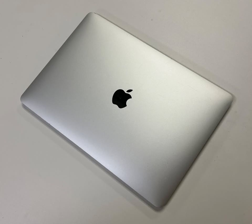 13-inch MacBook Pro 2018 2.7 GHz 4-Core i7 16GB 512GB IRIS Plus 655 1.5GB GPU
