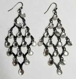 Diamond Shaped Rhinestone Fashion Earrings