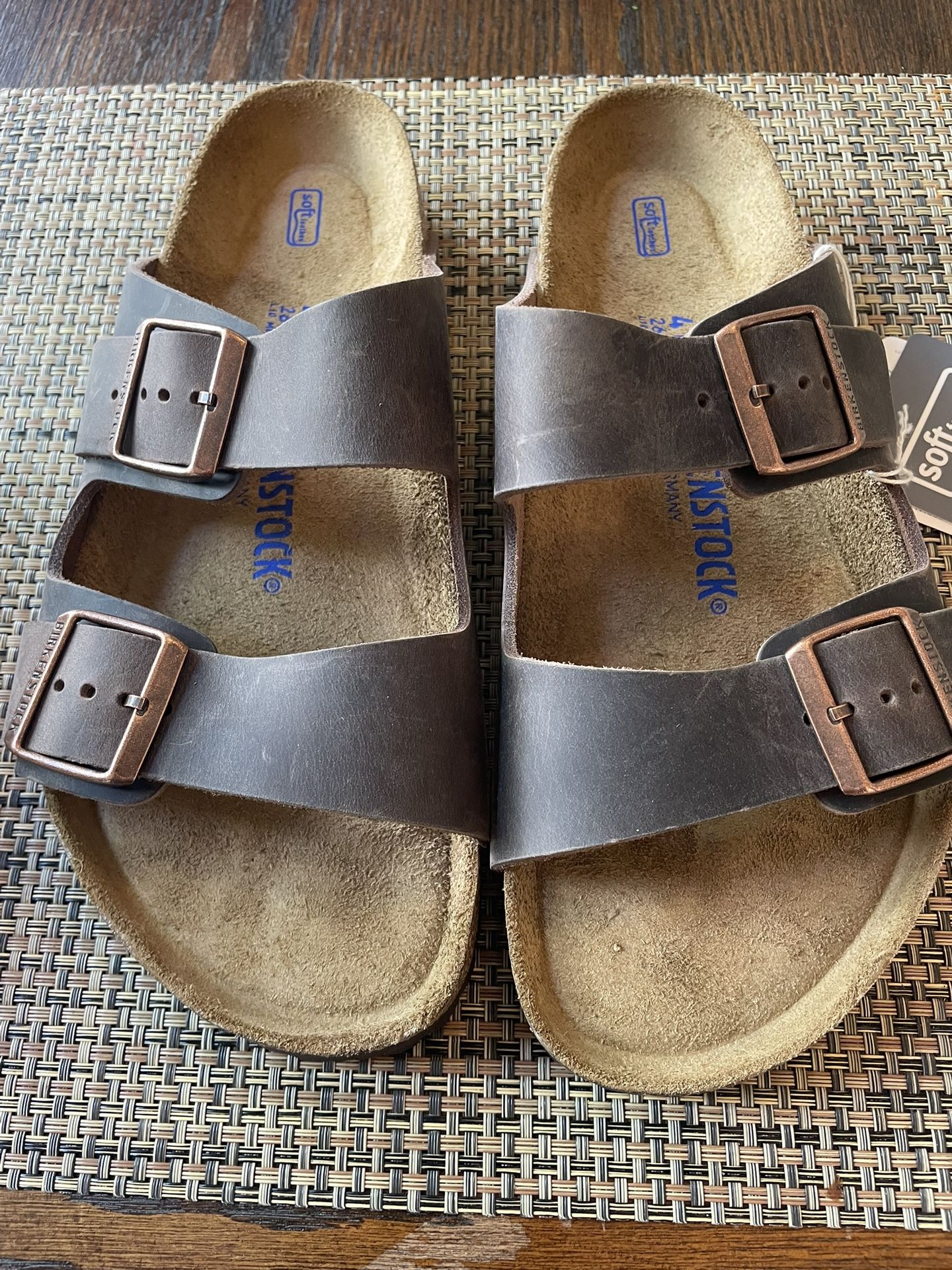 BIRKENSTOCK, Arizona, Ladies, Brand New.  Color Habana, Beige.  