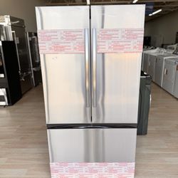 New Samsung - 32 cu. ft. 3-Door French Door Smart Refrigerator with Dual Auto Ice Maker - Fingerprint Resistant Stainless Steel Model: RF32CG5100SR