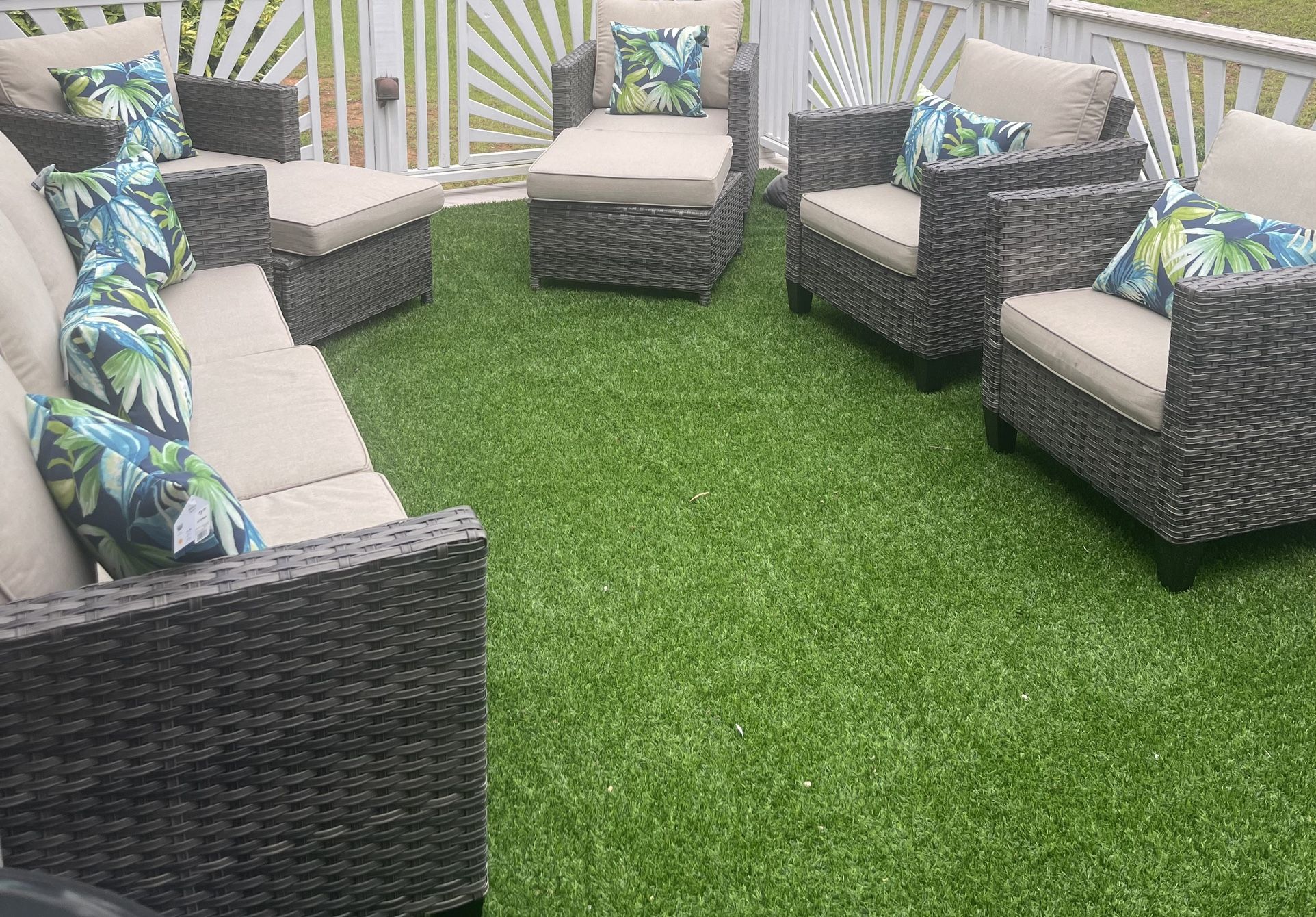 5 Pc Outdoor Patio Sofa W/ Pillows