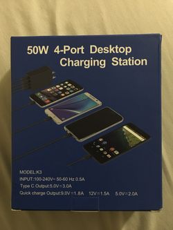 Universal Portable Lightweight 50W Quick C harging 3.0 Super Speed 4-ports Desktop C harging Station Travel Adapter With 2 Cable