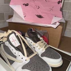 Air Jordan 1 Low - Travis Scott Reverse Mochas