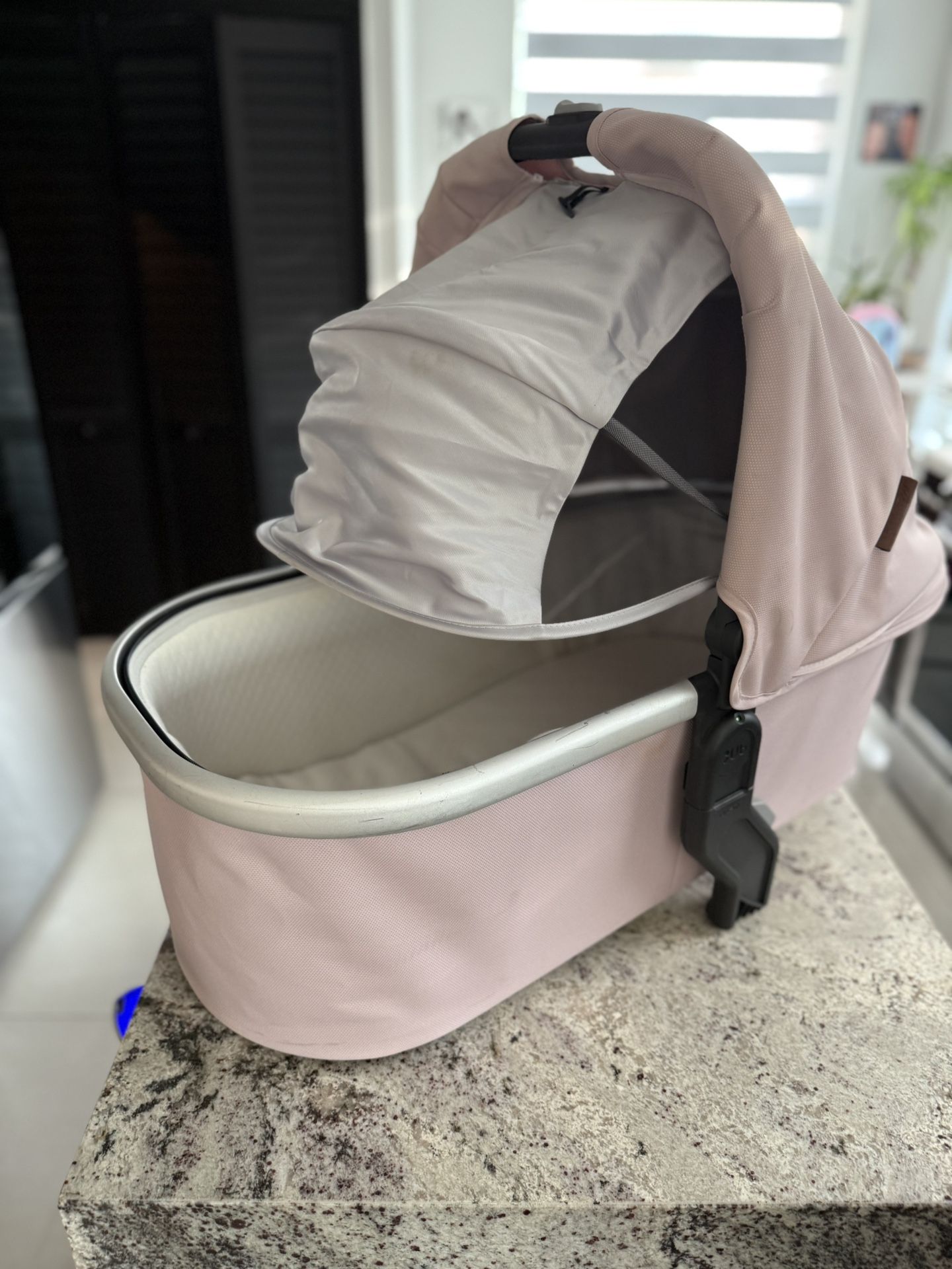 🌸 UPPAbaby Vista Stroller + Bassinet (Pink) – Like New