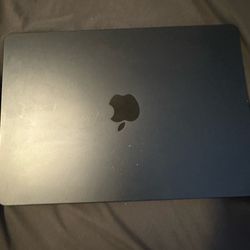 2022 Macbook air 256 gb (M2)