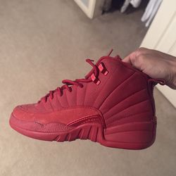 Jordan 12’s size 7