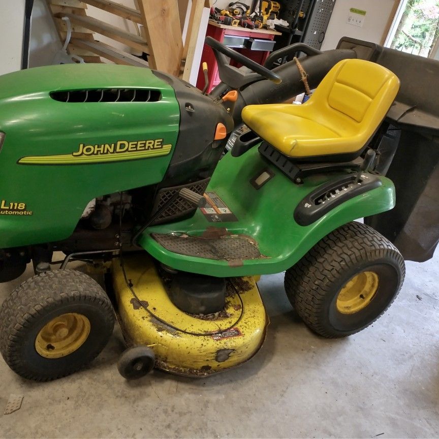 John Deere L118 Riding Mower With Rear Bagger for Sale in Gig Harbor WA OfferUp