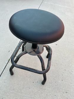 Koda Shop Stool