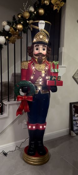 Nutcracker 6 Ft Tall
