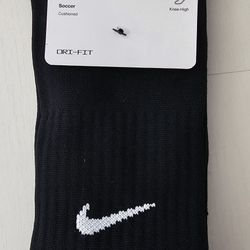 New Nike Classic Cushioned Socks Knee-High Dri-Fit Soccer Black Size Large

Socks are new. For men's size 8 through 12.