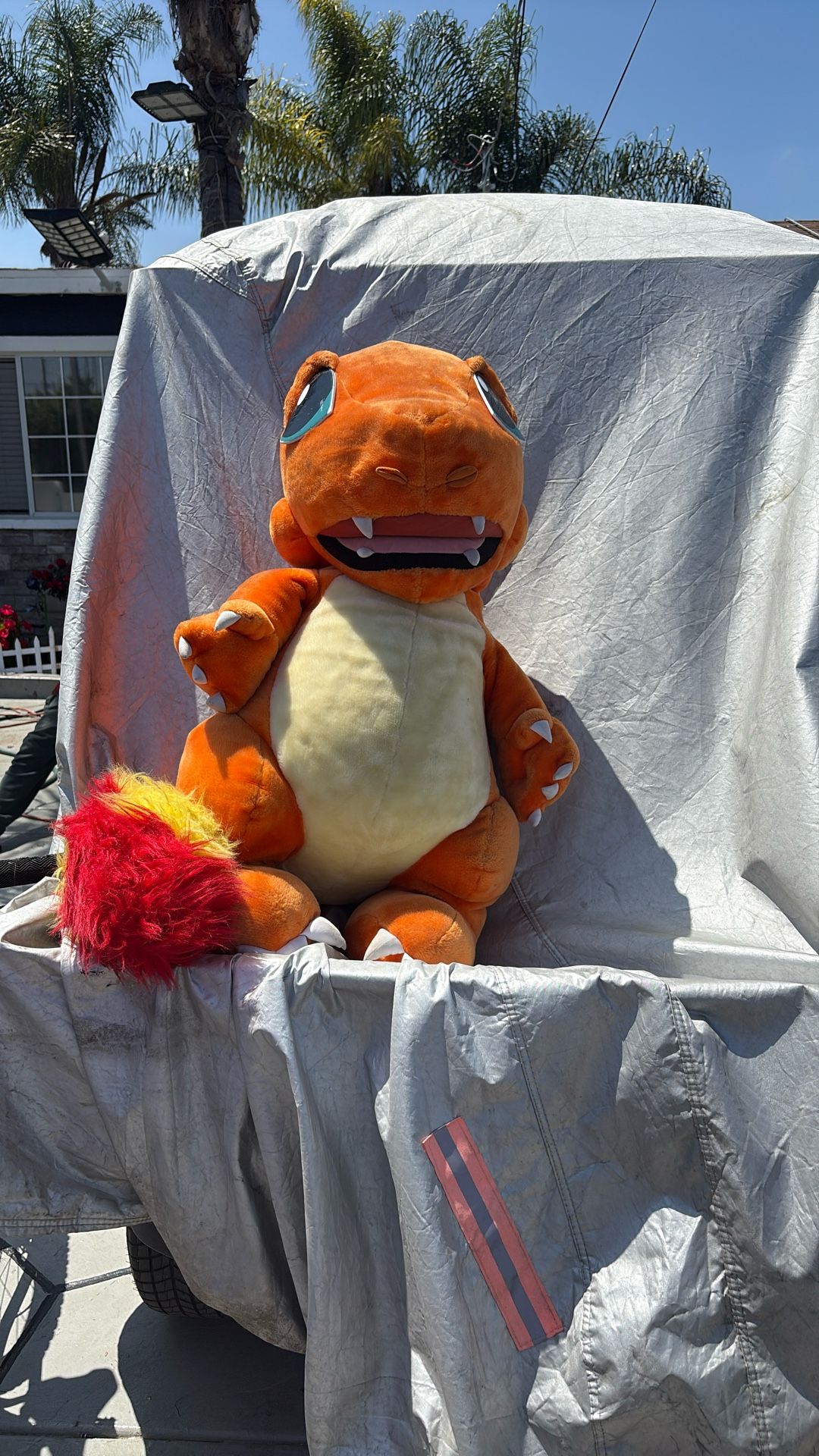 Giant Charmander Plushie / Pokémon