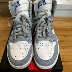 Jordan 1 Hyper Royal