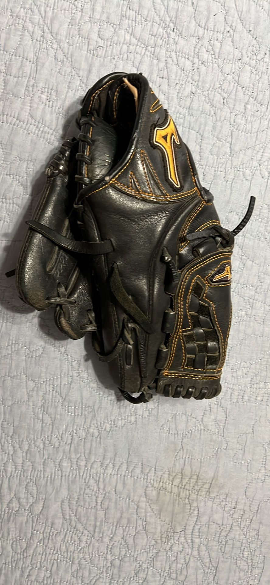 Mizuno Softball Glove
