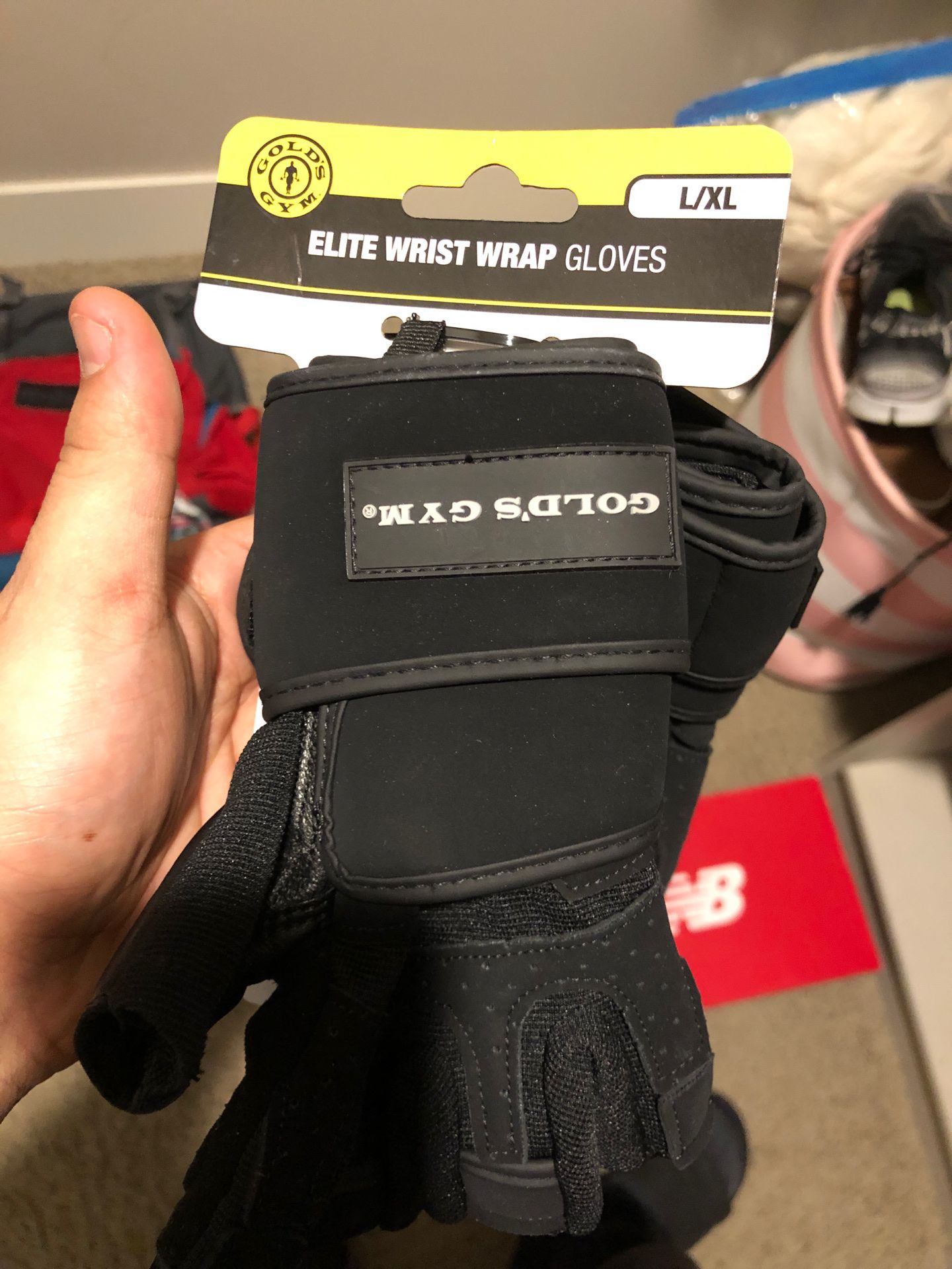 Gold gym gloves