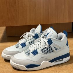 Air Jordan 4 Military Blue, size 9.5