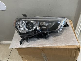 2014-2024 Toyota 4 Runner Right Headlight 