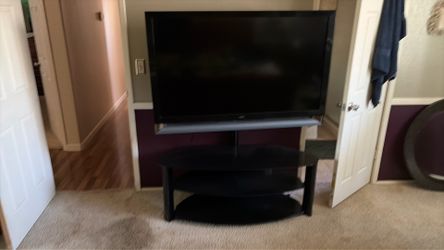 Vizio 56 in  smart tv and stand