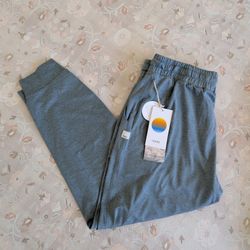 NWT Vuori- Performance Jogger Stormy Heather Small