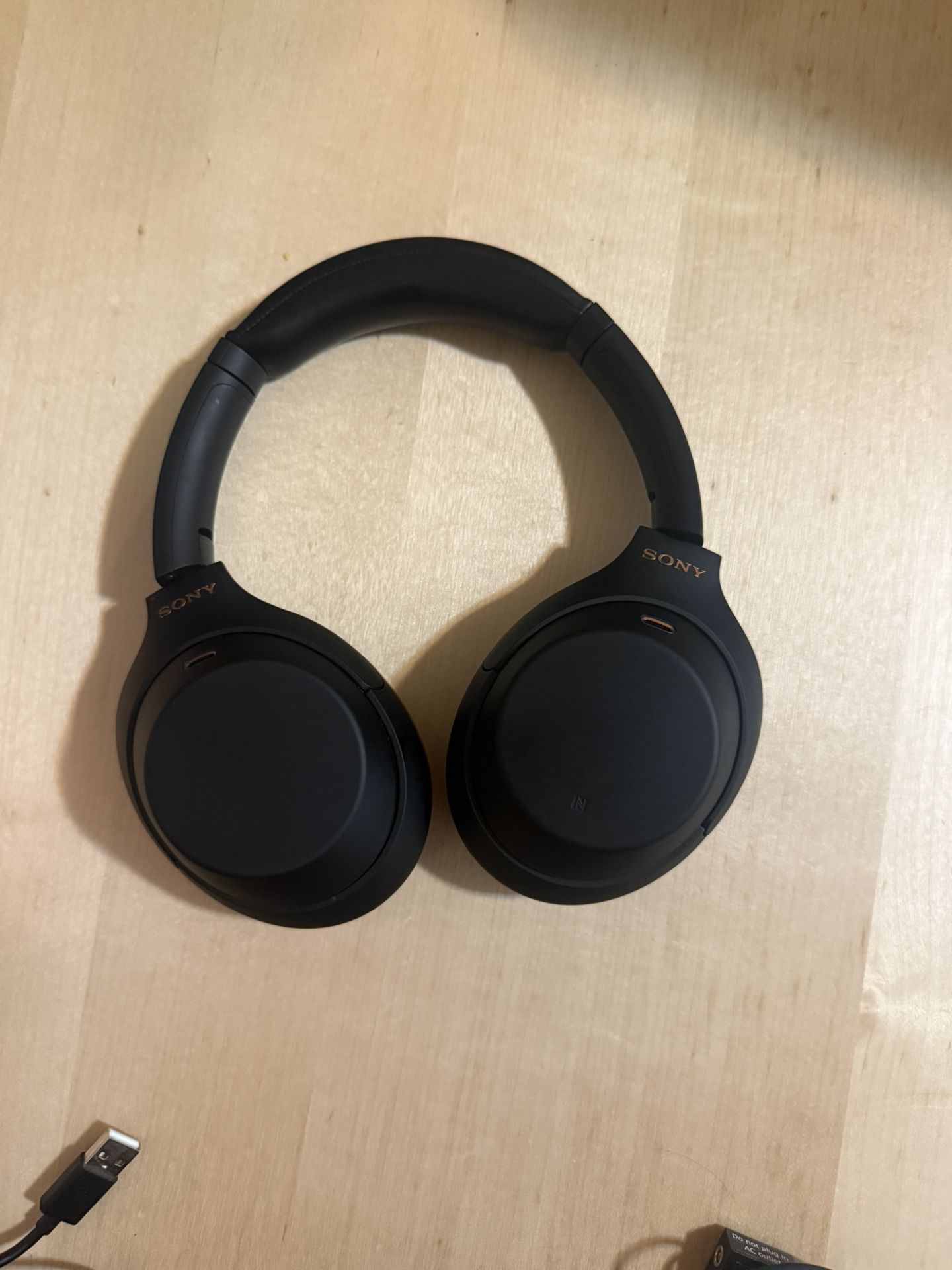 Sony WH-1000XM4 Noise Cancelling Headphones – Like New (Negotiable Price)