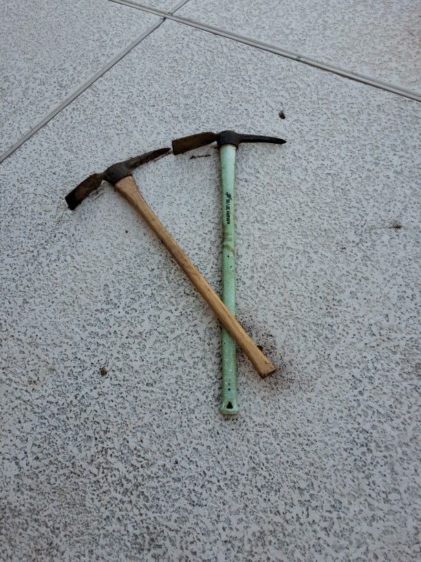 OLD Pair of Pickaxes 