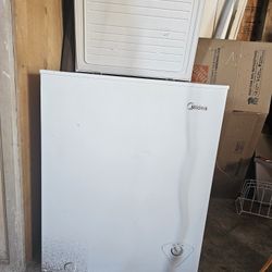 Midea Chest Freezer