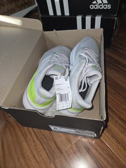 Adidas Ultra Run J (Juniors 6 /Womens 7)