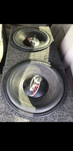 Two Rockford fosgate 12s and amplifier