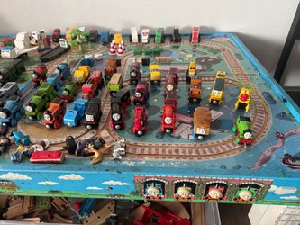Thomas & Friends Wooden Train Table with Trains