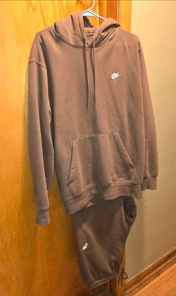Mens sweatsuit wore 4x if that never dried XL top Large bottom $65 FIRM paid $100 for it at Dicks