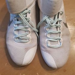 Nike women's zoom shoes 8