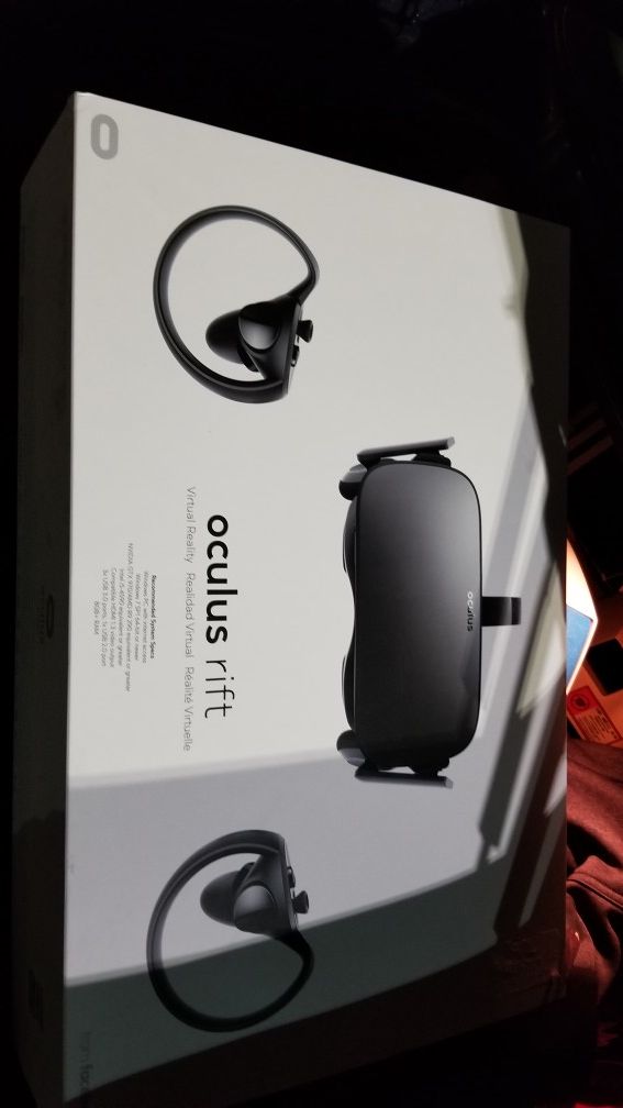 Oculus Rift Virtual Reality VR Headset, Touch Controllers, 6 Free Games!