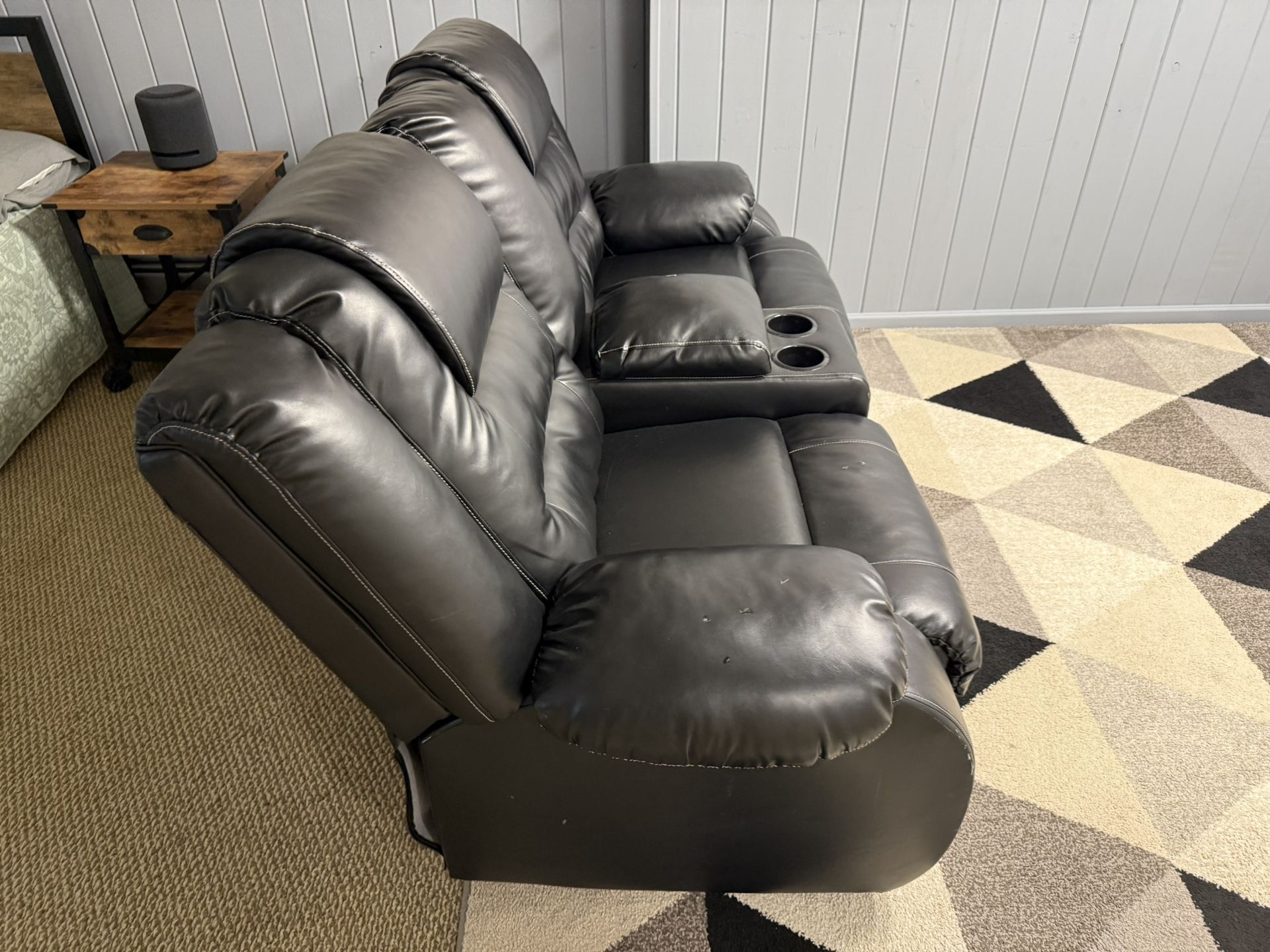 Sofa Black 2 Sits
