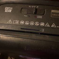 Pen Gear Paper Shredder
