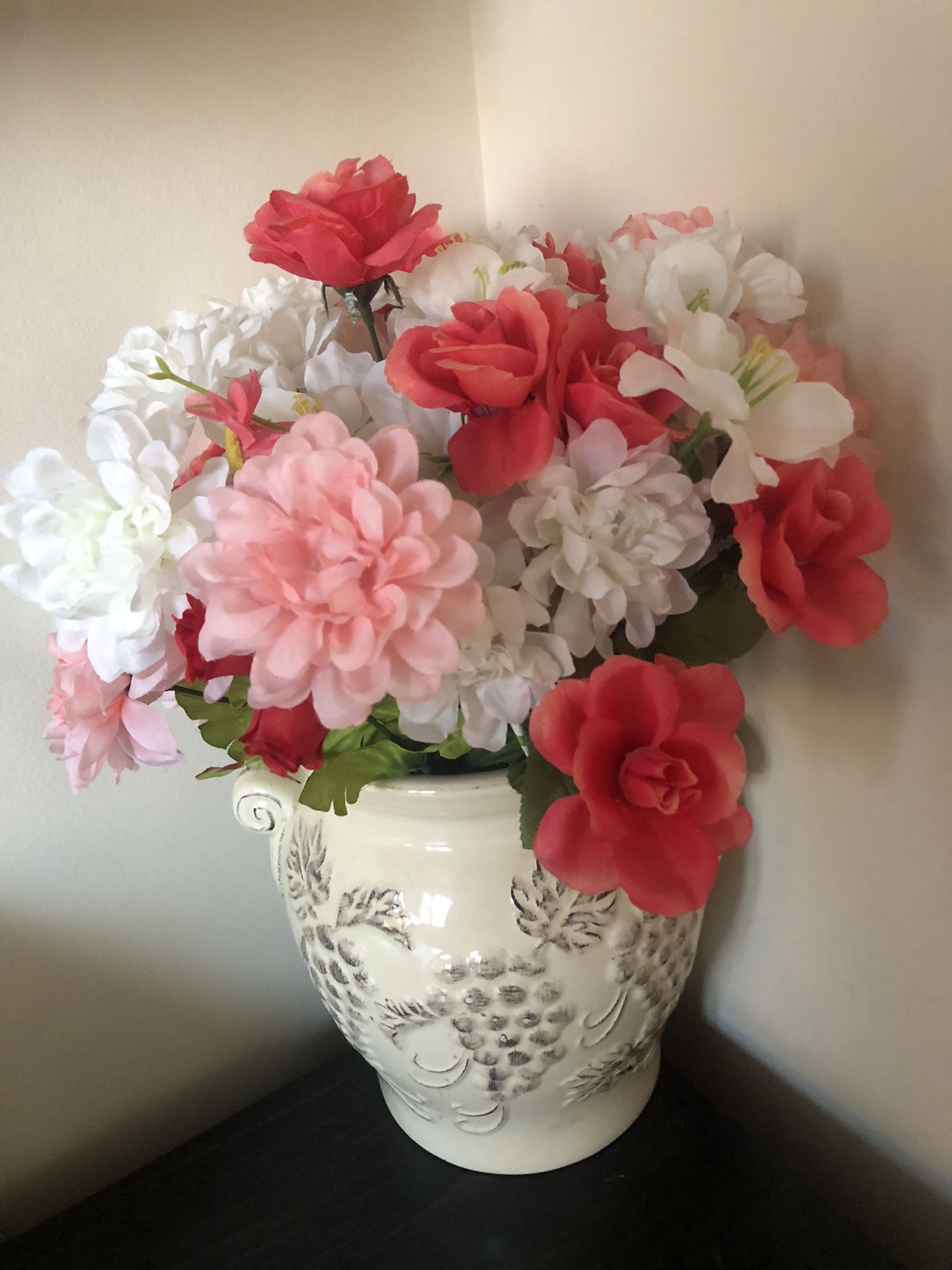 Big Vase πΊ With Brand New Flowers π