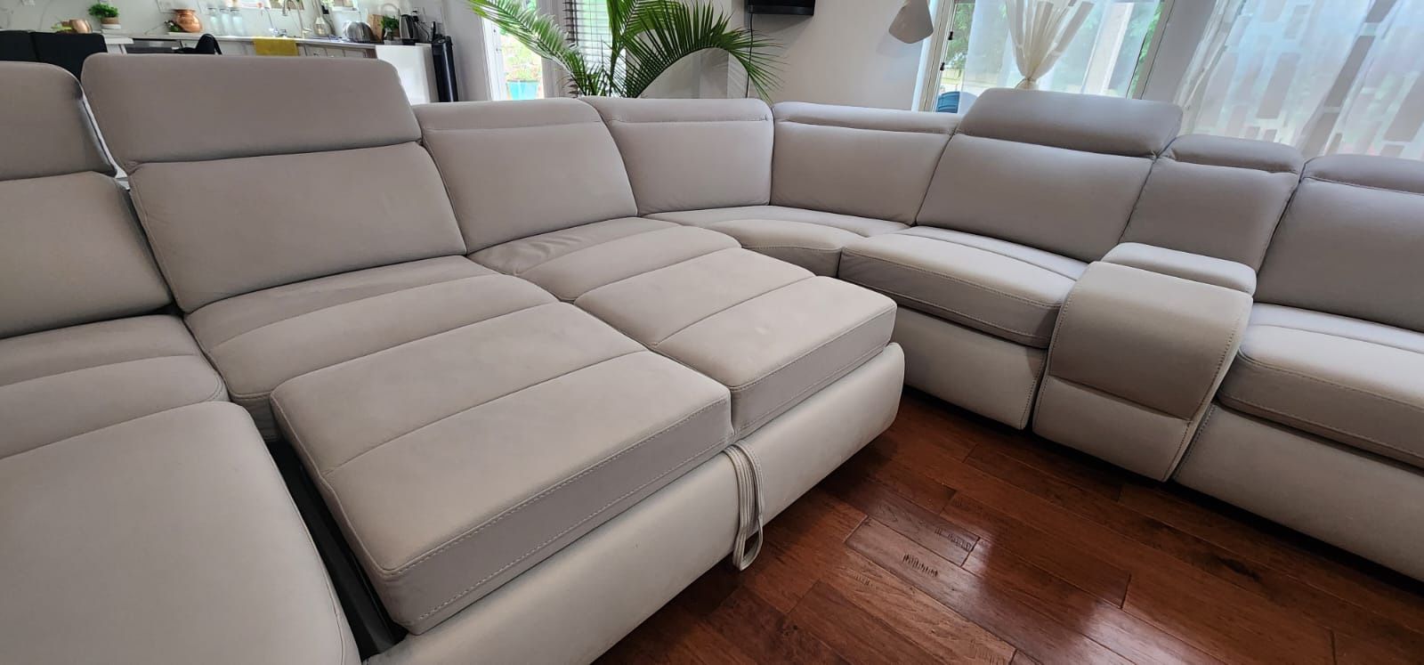 6pc Recliner With Pull Out Bed With Chaise 