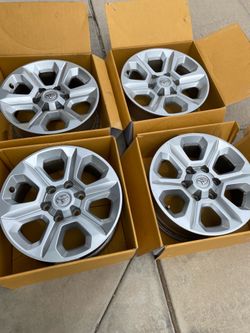 Toyota original rims for 4Runner, Tacoma, FJ Cruiser and Lexus GX 17” old Land Cruiser, Tundra and Sequoia!