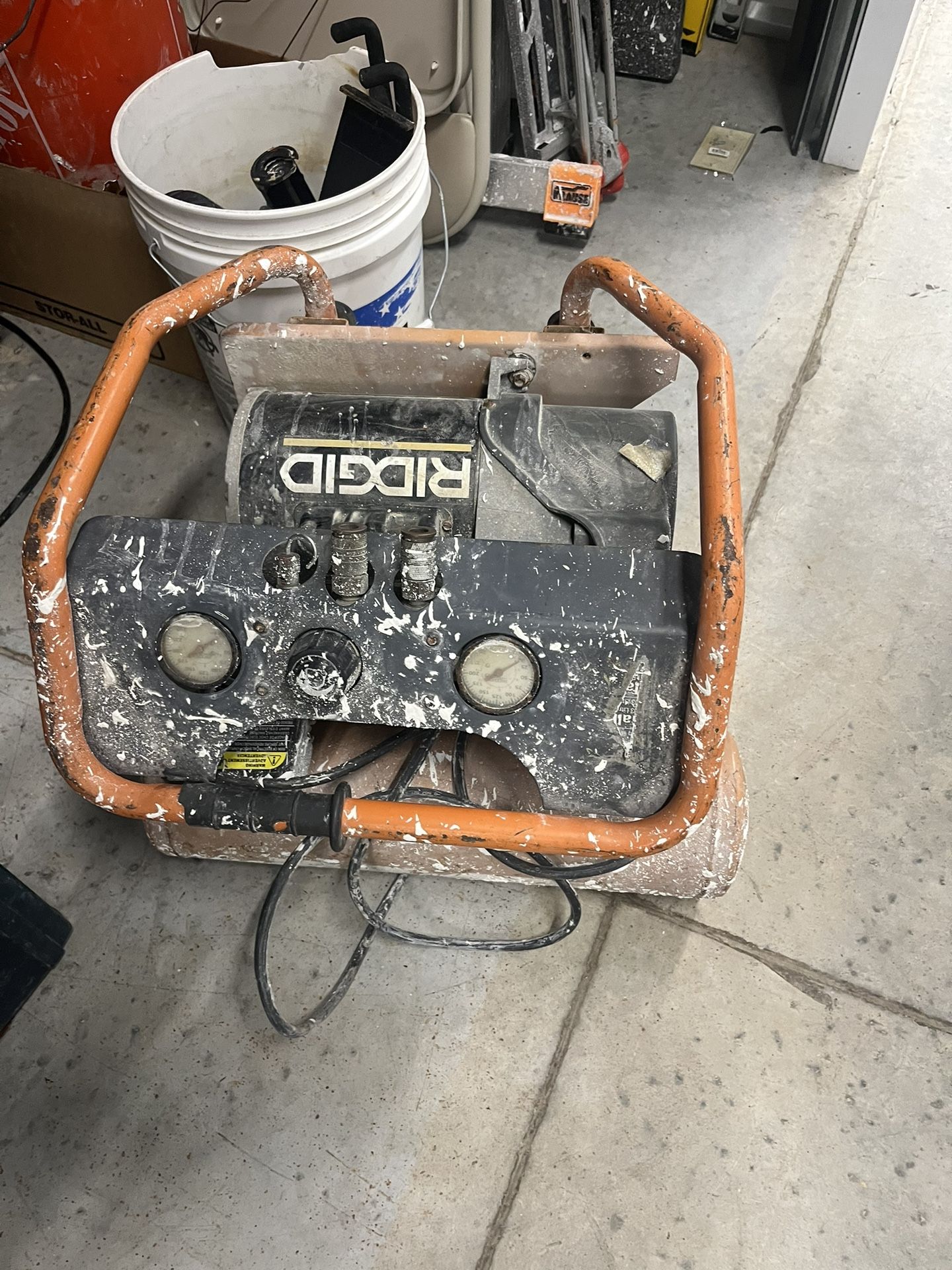 Air Compressor / Tools